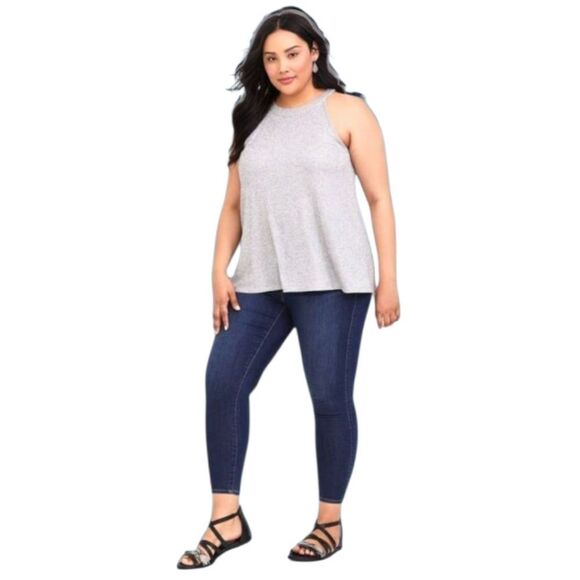 TORRID Plus Size Shimmery Gray Ribbed Goddess Tank Top. - Picture 1 of 16